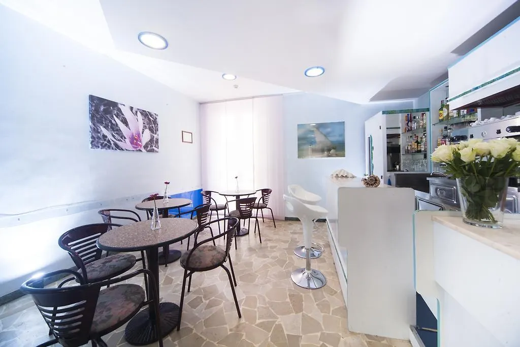 Hotel Nadia 리미니 2*,  이탈리아